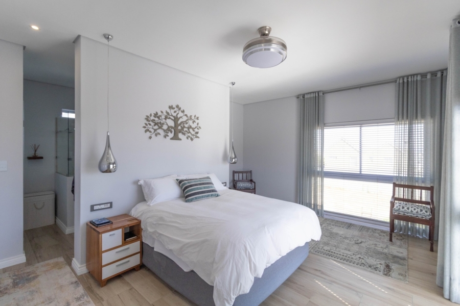 3 Bedroom Property for Sale in Somerset Lakes Western Cape